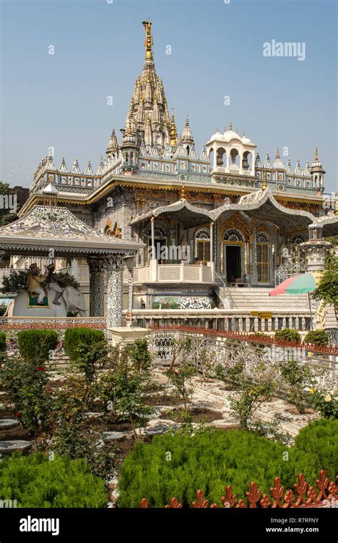 Parshwanath temple hi-res stock photography and images - Alamy