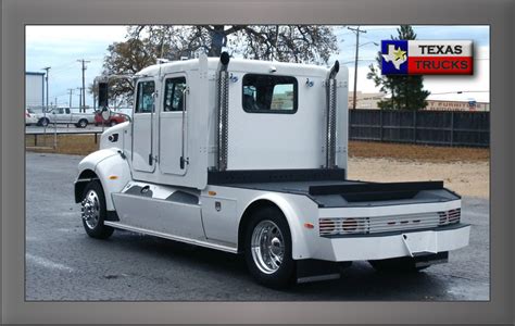 TopWorldAuto >> Photos of Peterbilt 335 - photo galleries