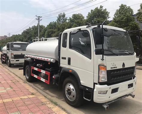 China High Quality 6000 Liters Water Tank Truck Manufacturers ...