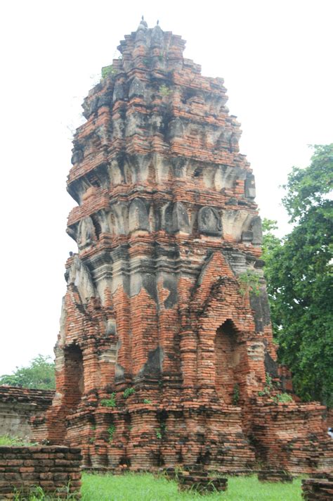 Ayutthaya, Ruins of a Great Kingdom – Coffee Brews…