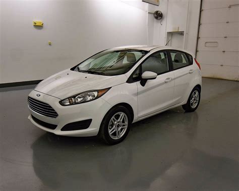 Pre-Owned 2018 Ford Fiesta SE FWD Hatchback