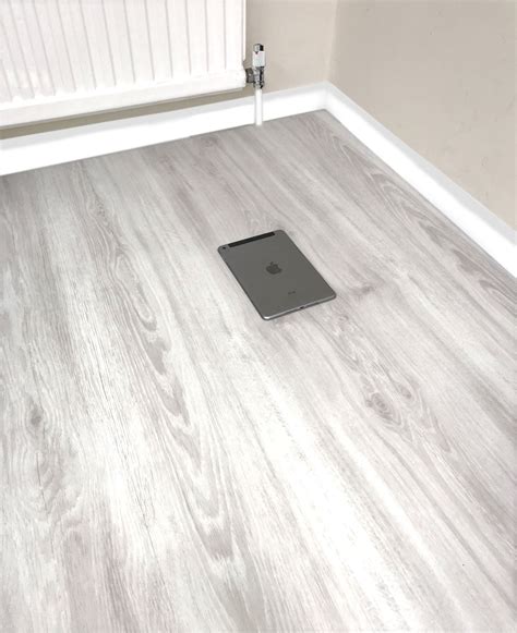 White Vinyl Flooring Wood Effect : Vinyl Flooring Lvt Luxury Vinyl Tile ...