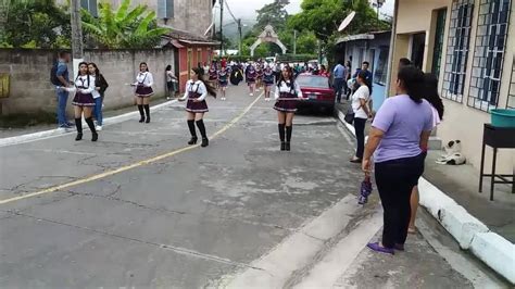 Lindas cachiporras adornando el desfile cívico. | By Instituto Nacional ...