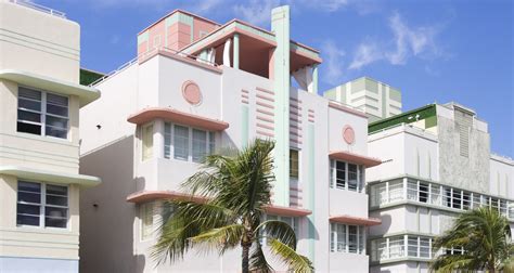 Visit these Miami hotels to experience old Art Deco style