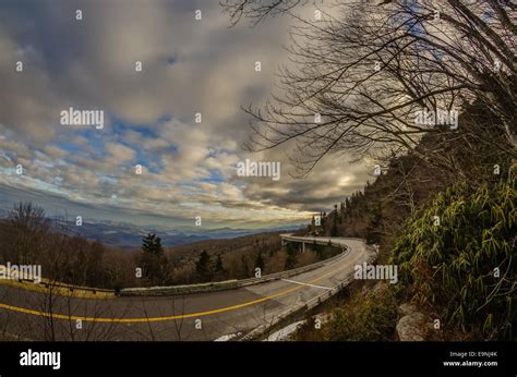 Linn cove viaduct hi-res stock photography and images - Alamy