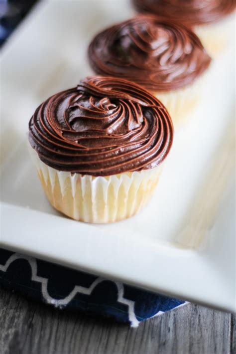 Boston Cream Pie Cupcakes - 4 Sons 'R' Us