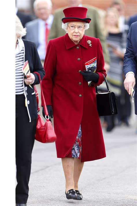 Queen Elizabeth's Best Style Moments Over The Years - Queen Elizabeth ...