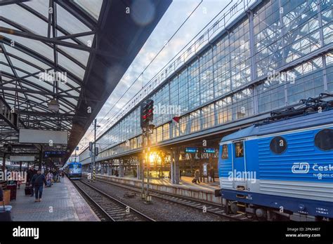 Praha, railway main station Praha hlavni nadrazi, trains in Prague ...