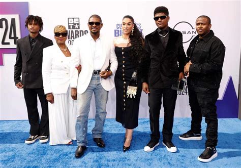 Usher Hits the 2024 BET Awards Red Carpet in Jeans as He's Joined by ...