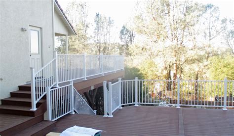 TimberTech decking using Fortress White Aluminum railing