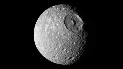 Cassini's Photos: Saturn's Moon Mimas