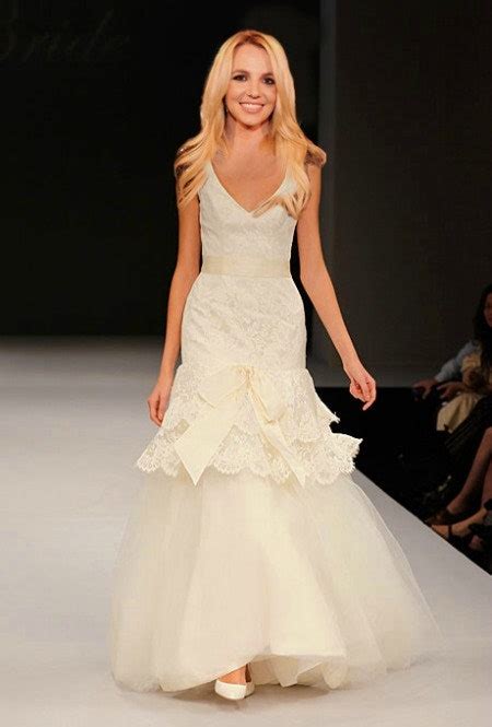 Britney Spears' Wedding Dress: YOU Decide What She Should Wear! | Glamour