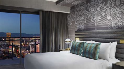 Las Vegas Luxury Hotel Rooms and Suites | The Cosmopolitan