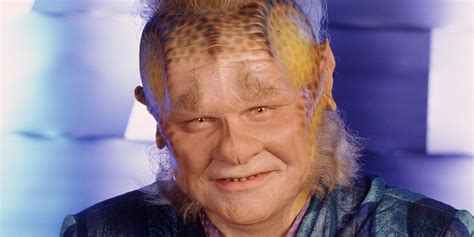 Star Trek: Voyager Star Details Cut Neelix & Kes Breakup Scene