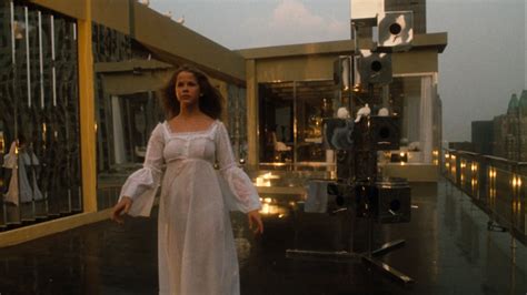 Linda Blair in Exorcist II: The Heretic (1977) - La Dama Rossa