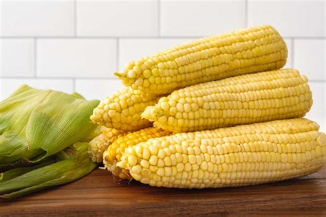 How To Cook Sweet Corn In A Microwave - Recipes.net