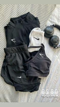 DFYNE Workout Set in 2024 | Gym outfit, Workout clothes, Workout outfit