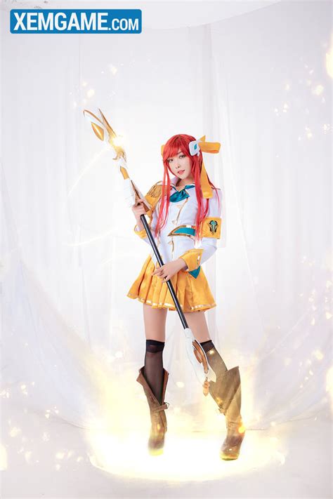 LMHT: Ngẩn ngơ trước vẻ thanh khiết của cosplay Lux Học Viện Anh Hùng