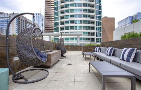 7 Best Chicago Apartments with Rooftop Pools