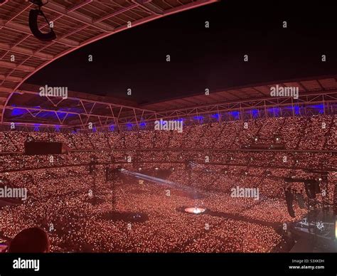 Coldplay concert at Wembley Stadium Stock Photo - Alamy