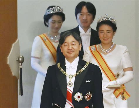 Japan's Emperor Naruhito pledges to work as symbol of the people - TVTS