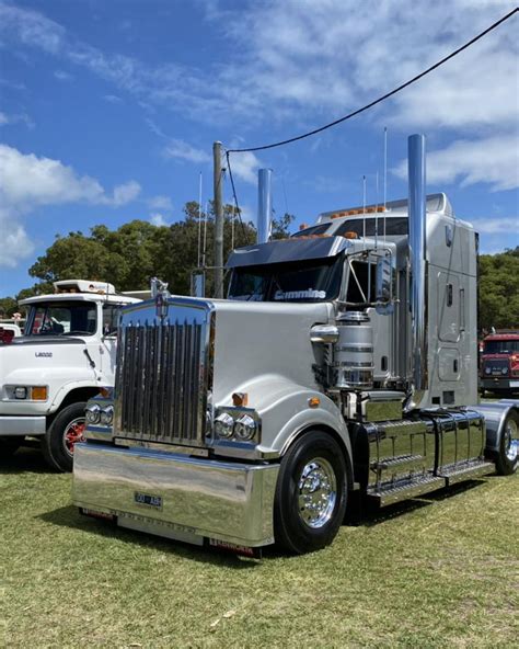 Record crowd turns out for Brisbane Convoy for Kids