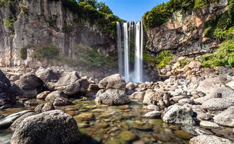 15 Waterfalls You Should See in Asia, Top Waterfalls Asia