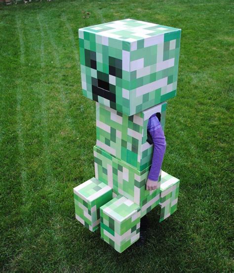 Telescoping Minecraft Creeper Costume | Minecraft costumes, Minecraft ...