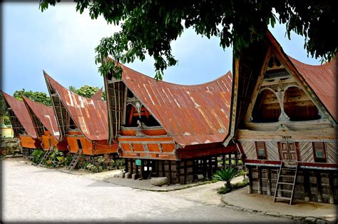 Rumah Adat Tradisional Batak Toba Provinsi - IMAGESEE