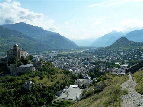 Weather in Sion in november 2023 - Temperature and Climate in november