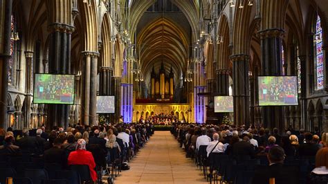 Stars join University of Lincoln graduation ceremonies