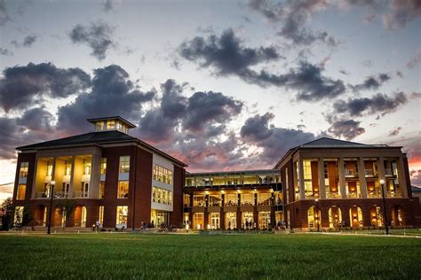 Jerry Falwell Library honored by Library Journal | Liberty News