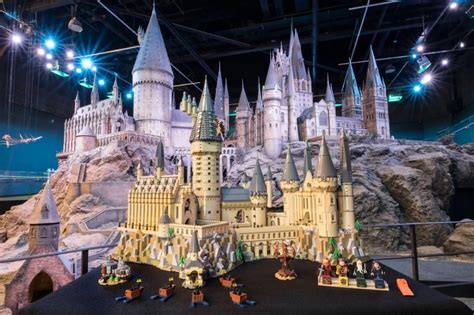 LEGO Harry Potter 71043 Hogwarts Castle officially revealed