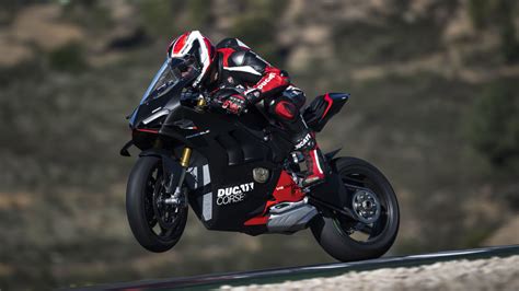 2023 Ducati Panigale V4 SP2 packs 228 hp and a lot of racing hardware ...