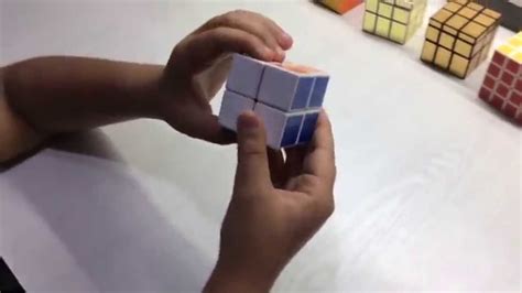 HOW TO SOLVE A 2x2 RUBIK'S CUBE BEGINNER'S METHOD - YouTube