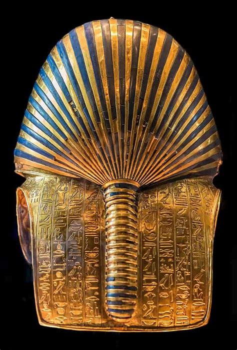 What does Tutankhamun's death mask represent?