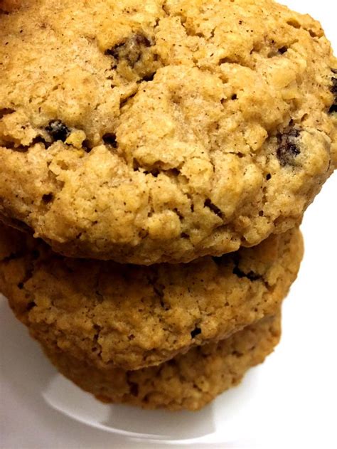 Easy Soft & Chewy Oatmeal Raisin Cookies Recipe – Melanie Cooks