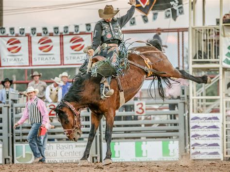 Saddle Bronc Riding – Dinosaur Roundup Rodeo