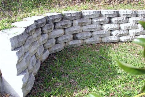 The Top 5 Best Retaining Wall Design Ideas - Heartland Landscape Group ...