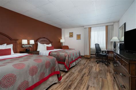 Ramada by Wyndham Albert Lea | Albert Lea, MN Hotels