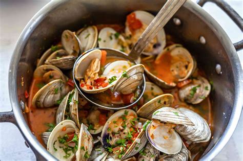 How to Buy, Store, and Cook Clams