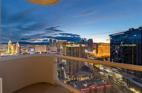 Balcony Full Strip View Suite MGM Signature FREE VALET, Las Vegas ...