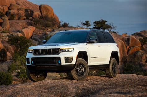 Jeep Grand Cherokee 4xe Trailhawk: All You Need to Know | U.S. News