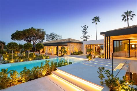 Mediterranean Villa With A Fusion Of Modern & Andalusian ...