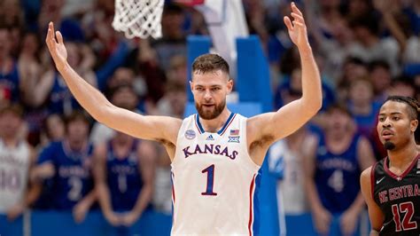 Kansas’ Hunter Dickinson offers tough matchup for Kentucky | Lexington ...