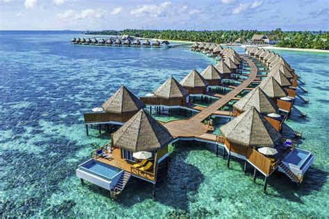 14 Best All-Inclusive Resorts in the Maldives | PlanetWare (2022)