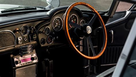 Driving the classics: Aston Martin DB5 review | CAR Magazine