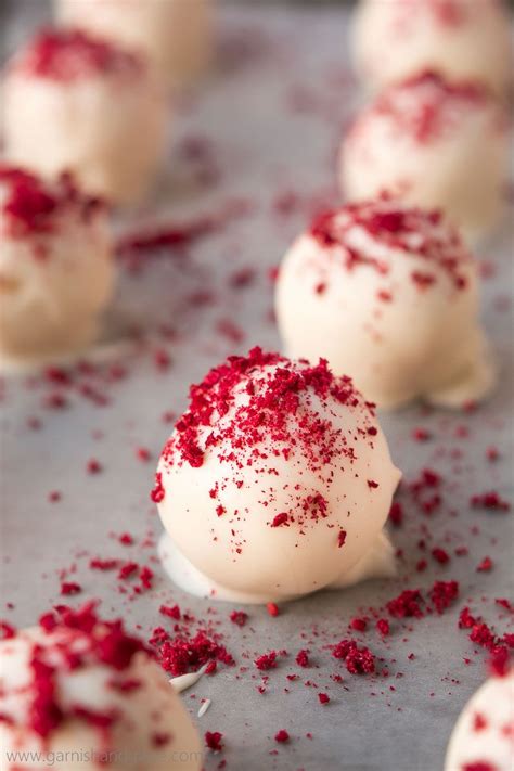 White Chocolate Raspberry Truffles - Garnish & Glaze | Receita ...