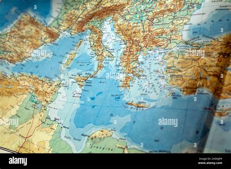 Geography maps hi-res stock photography and images - Alamy