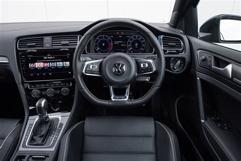 Volkswagen Golf GTD (2013-2020) Interior & Infotainment | carwow